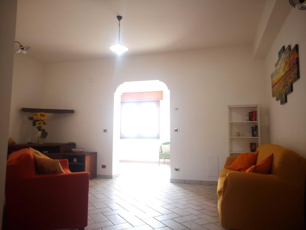 La Casa Dei Fiori - Ospitalita Diffusa أَجيرولا المظهر الخارجي الصورة