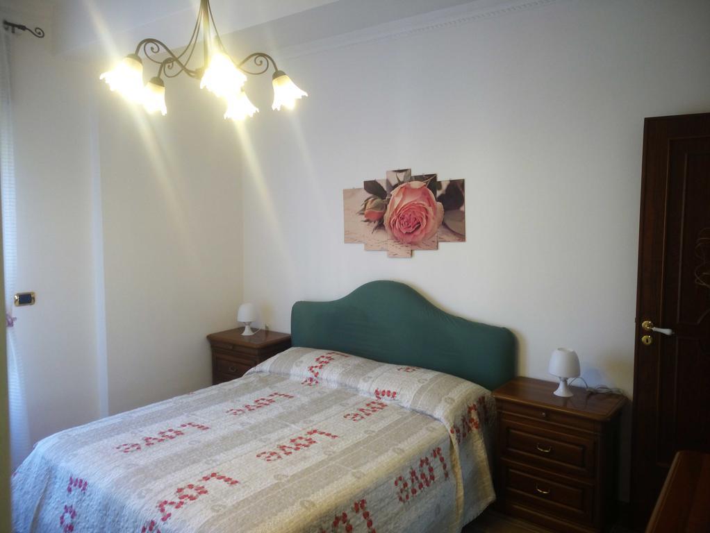 La Casa Dei Fiori - Ospitalita Diffusa أَجيرولا المظهر الخارجي الصورة