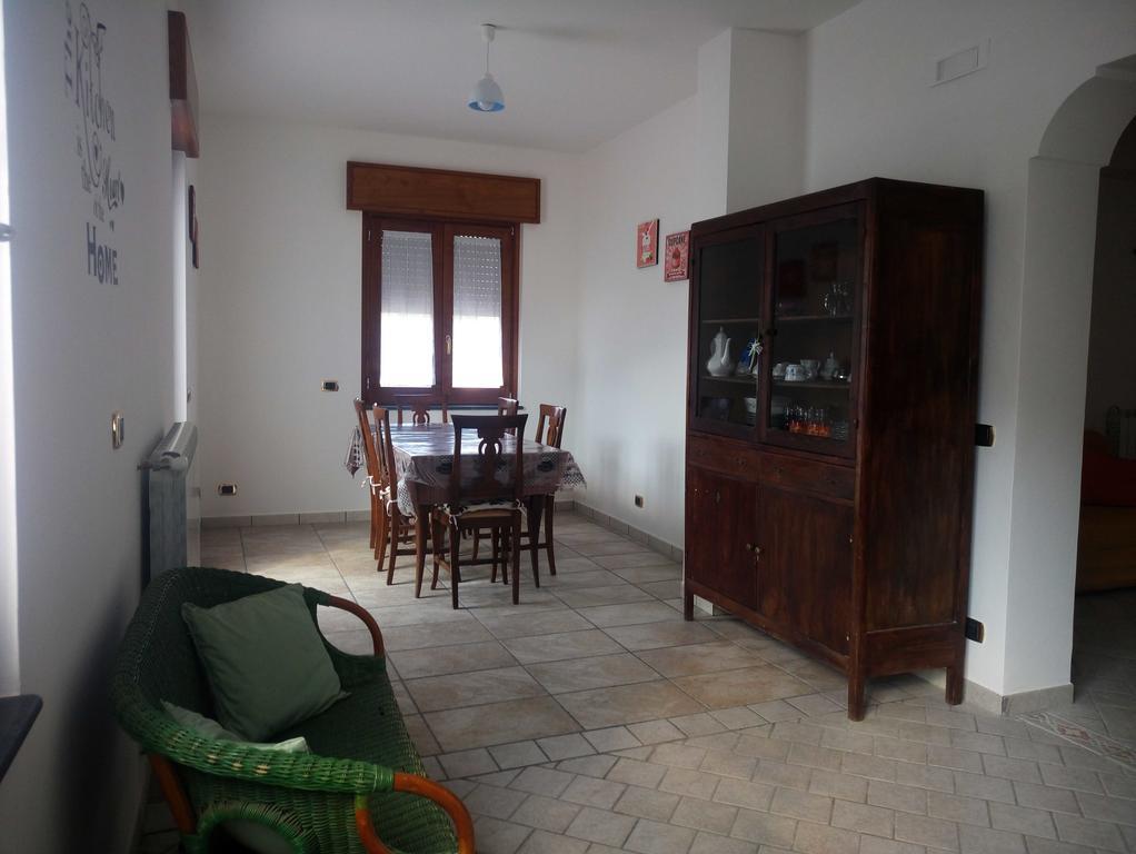 La Casa Dei Fiori - Ospitalita Diffusa أَجيرولا المظهر الخارجي الصورة
